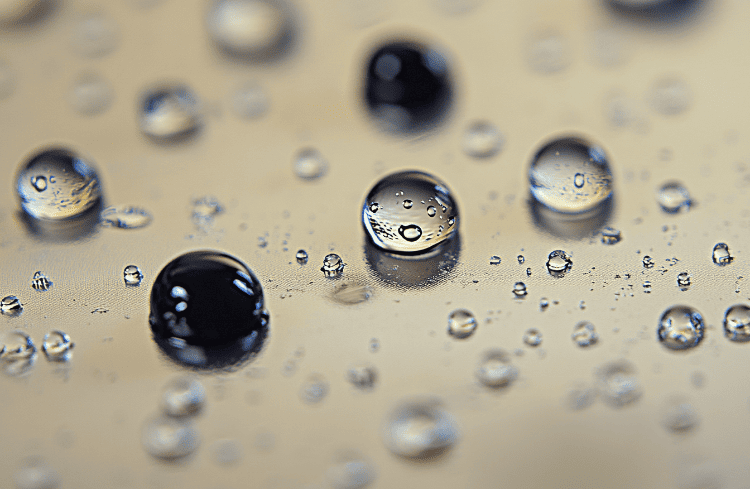 a side-by-side comparison of a sharp stencil and a blurry one with pinholes